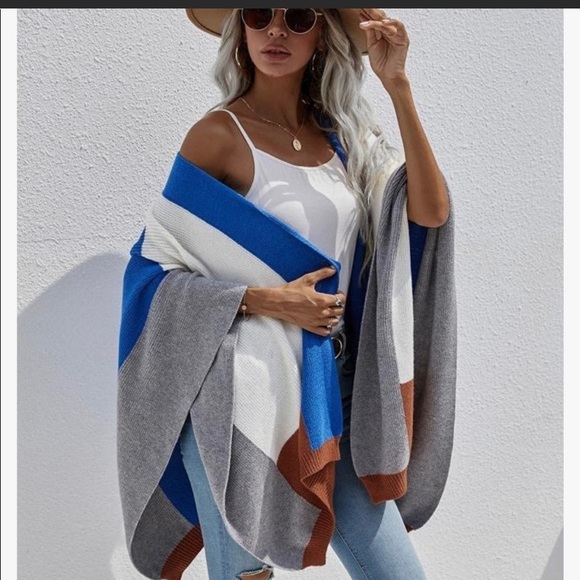 Open Front Color Block Batwing Ruana - Picture 5 of 9